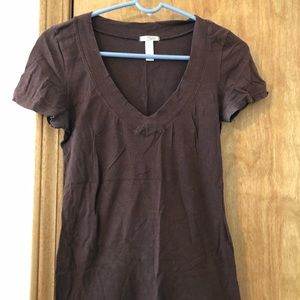 Brown v neck tee
